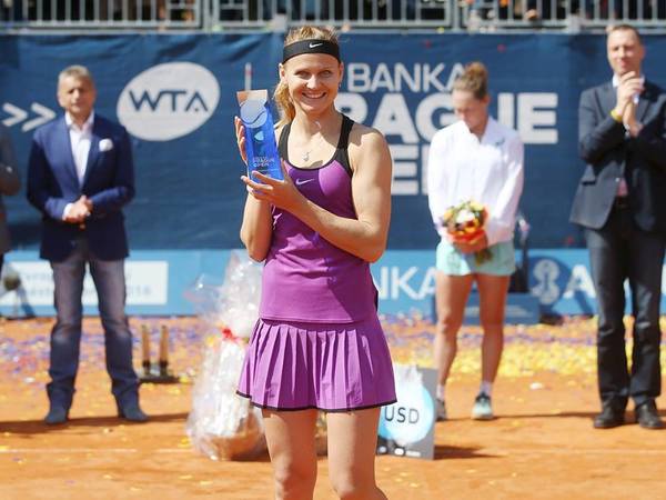 Champion's Corner: Safarova