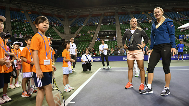 Radwanska, Muguruza Touch Down In Tokyo